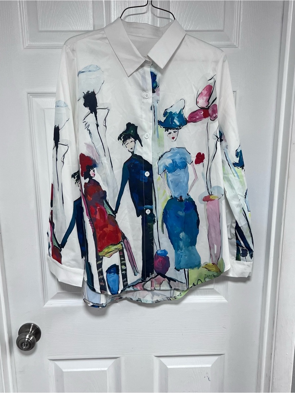White Button-Down Blouse with Colorful Fashion Illustration Print Size M